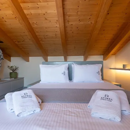 Apartman Alykes Urban Luxe *